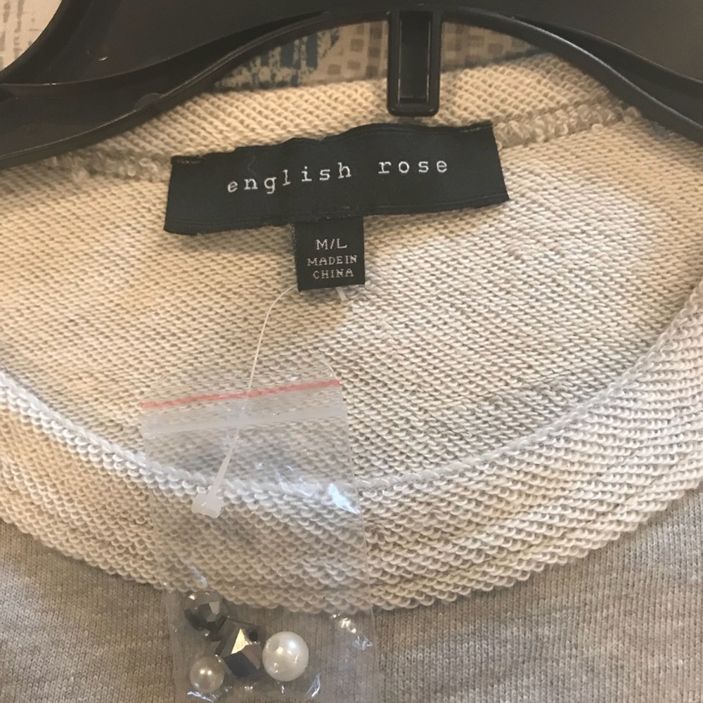 Sweater - Picture 4 of 4